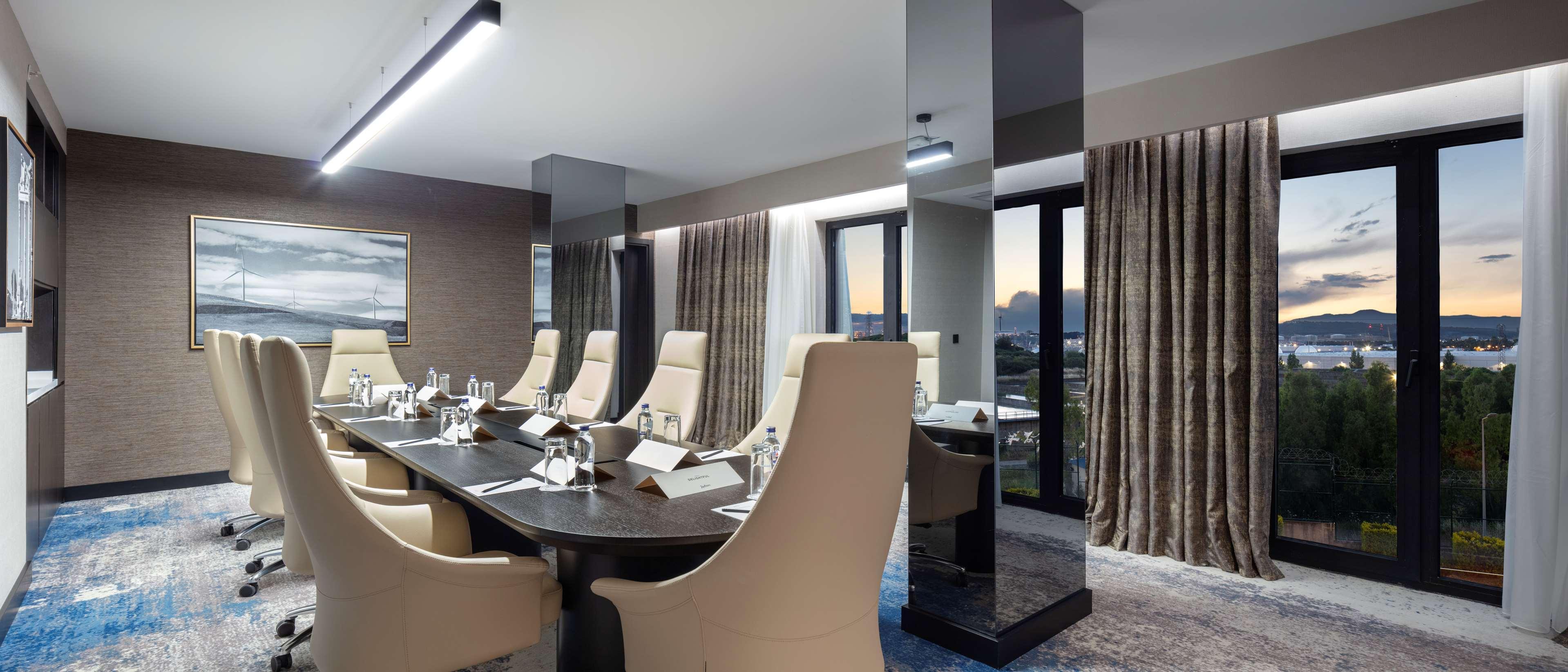Radisson Hotel Izmir Aliaga Extérieur photo
